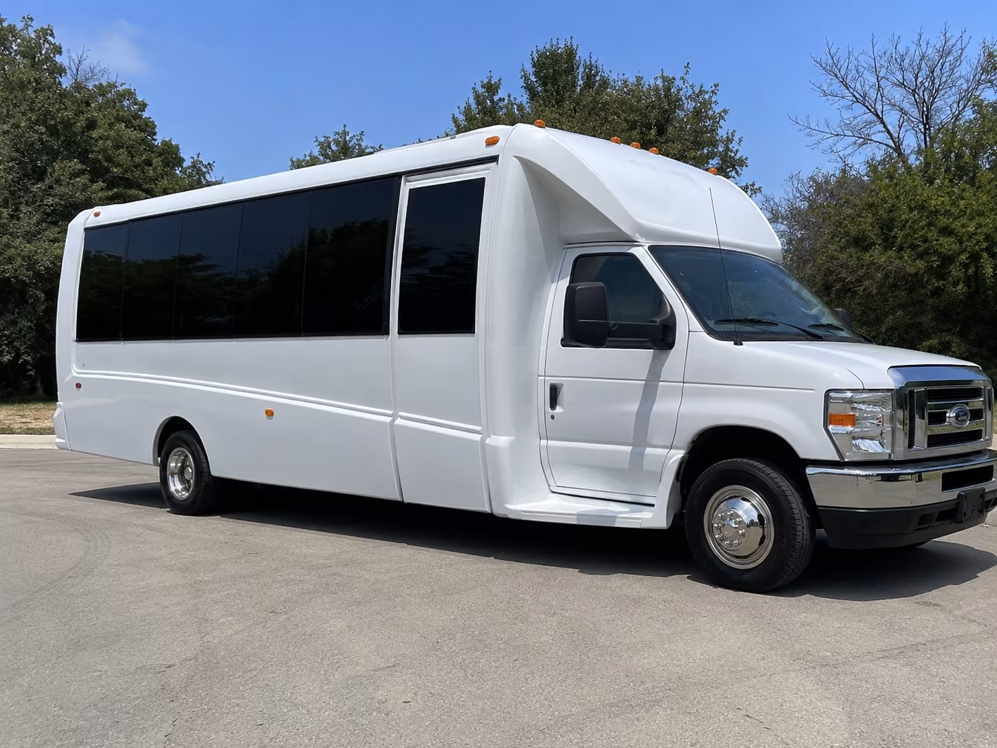 Oakland Birthday, Sweet 16, & QuinceaΓ±era Party Bus Rentals
